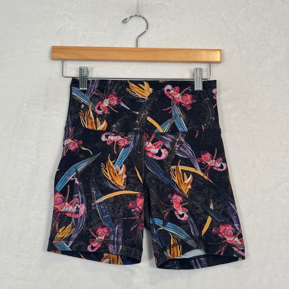 Lululemon Multicolor Floral Wunder Under Biker Shorts Size 6